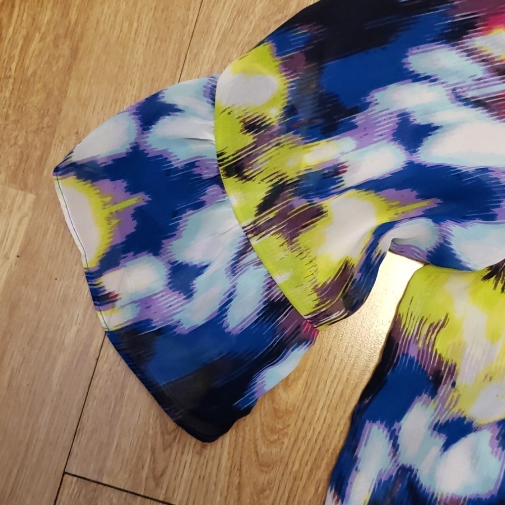 Milly semisheer watercolor floral blouse. - Picture 4 of 4